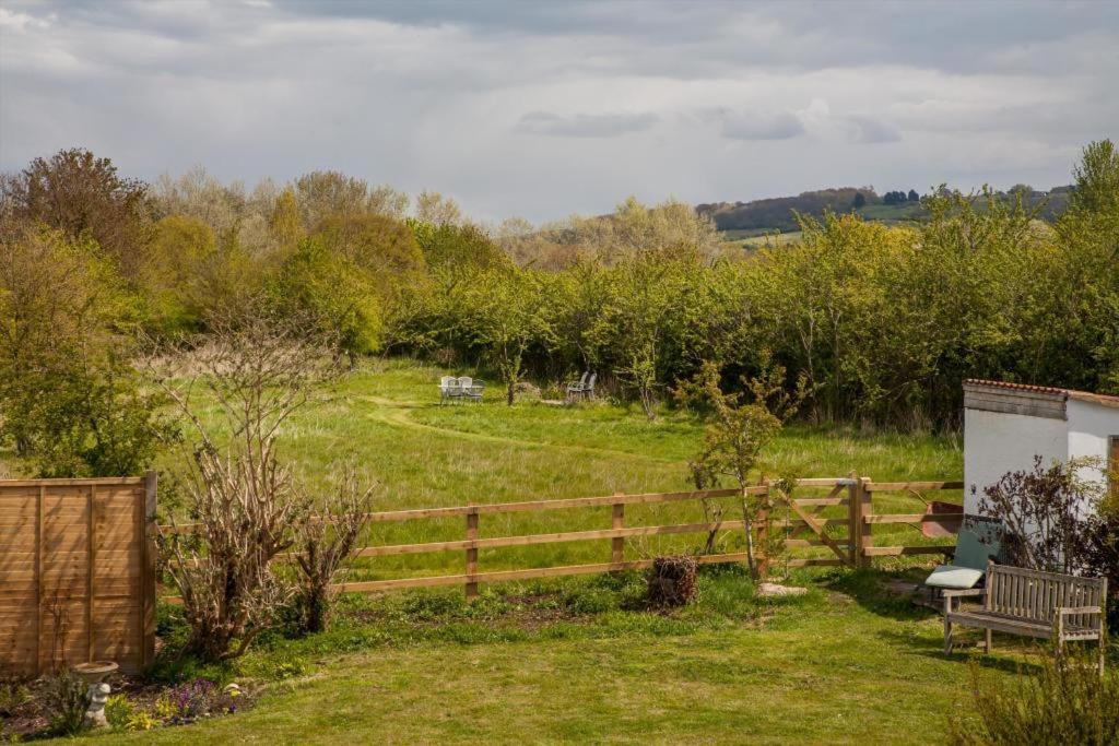Beautiful 2 Bedroom Guest House With Private Pool In Lacock, Wiltshire Exterior photo